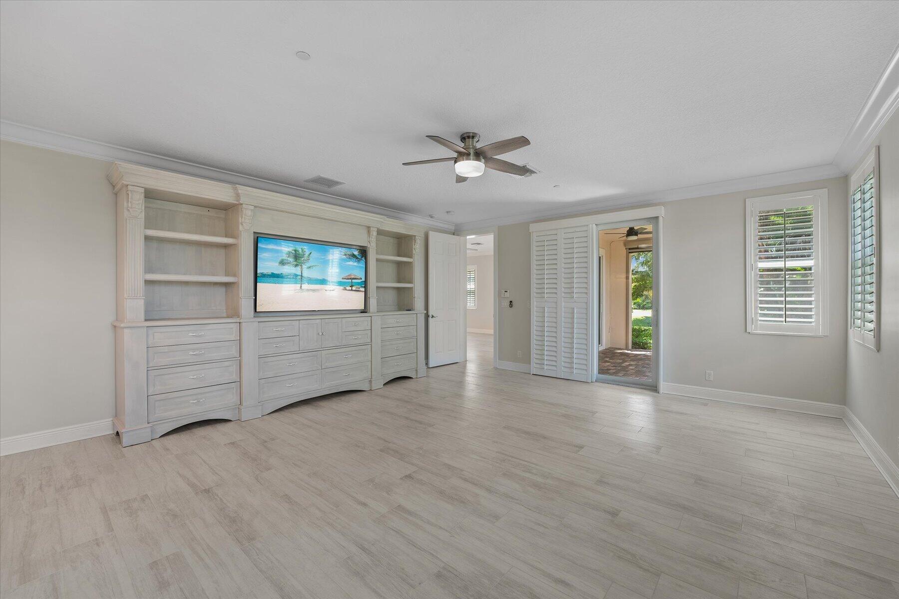 CARRIAGE HOMES AT FRENCHM - Residential