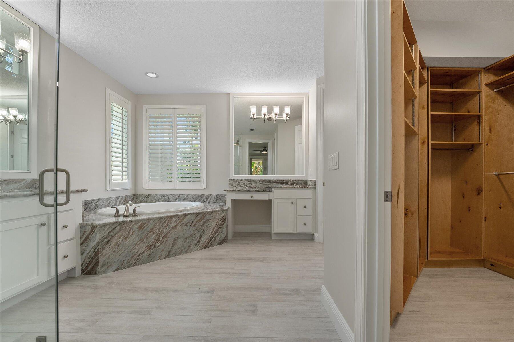 CARRIAGE HOMES AT FRENCHM - Residential