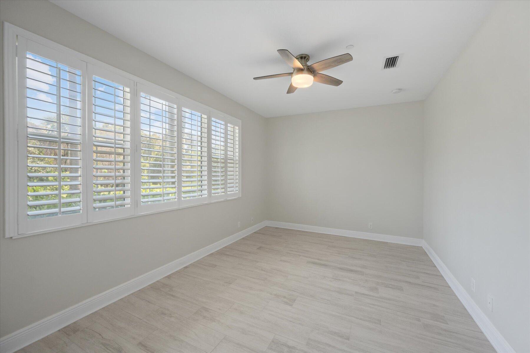 CARRIAGE HOMES AT FRENCHM - Residential