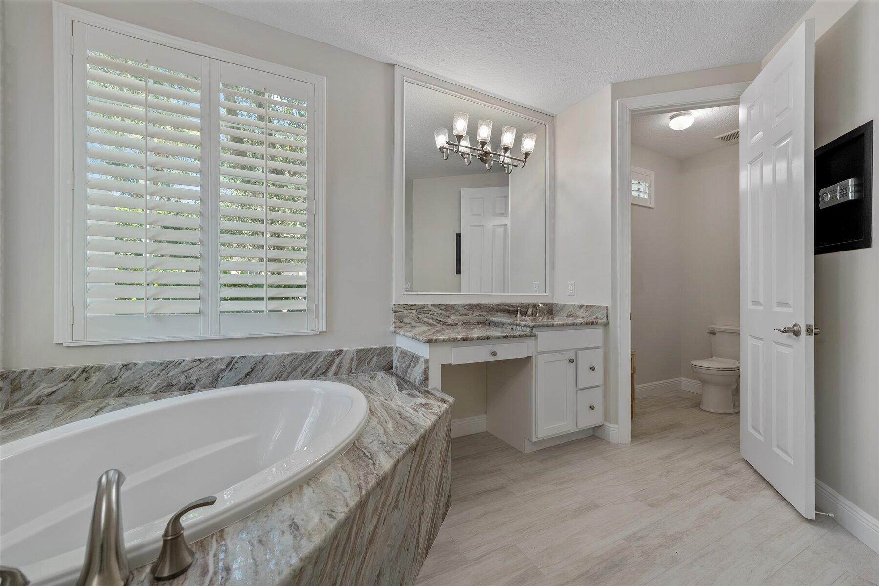 CARRIAGE HOMES AT FRENCHM - Residential