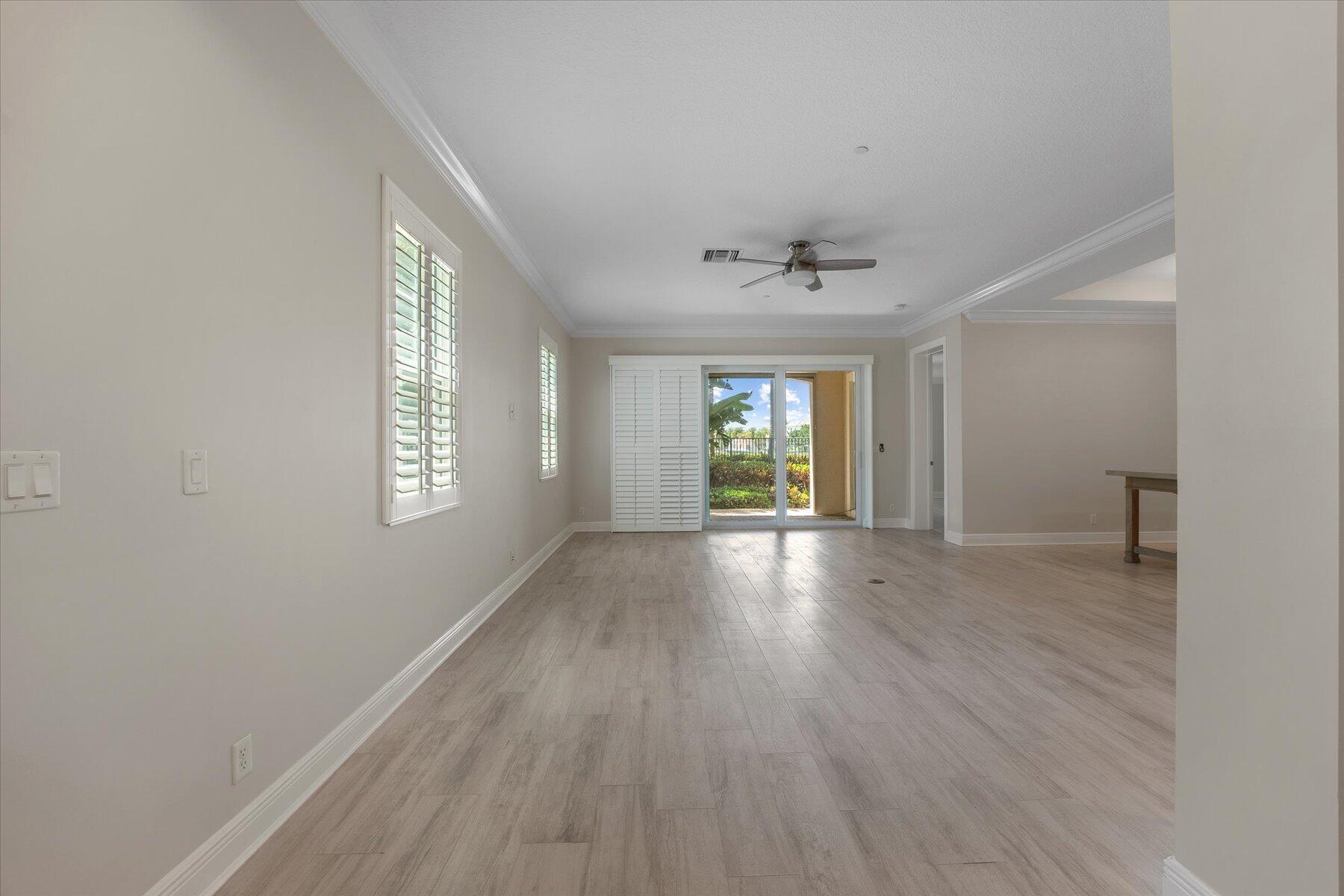 CARRIAGE HOMES AT FRENCHM - Residential