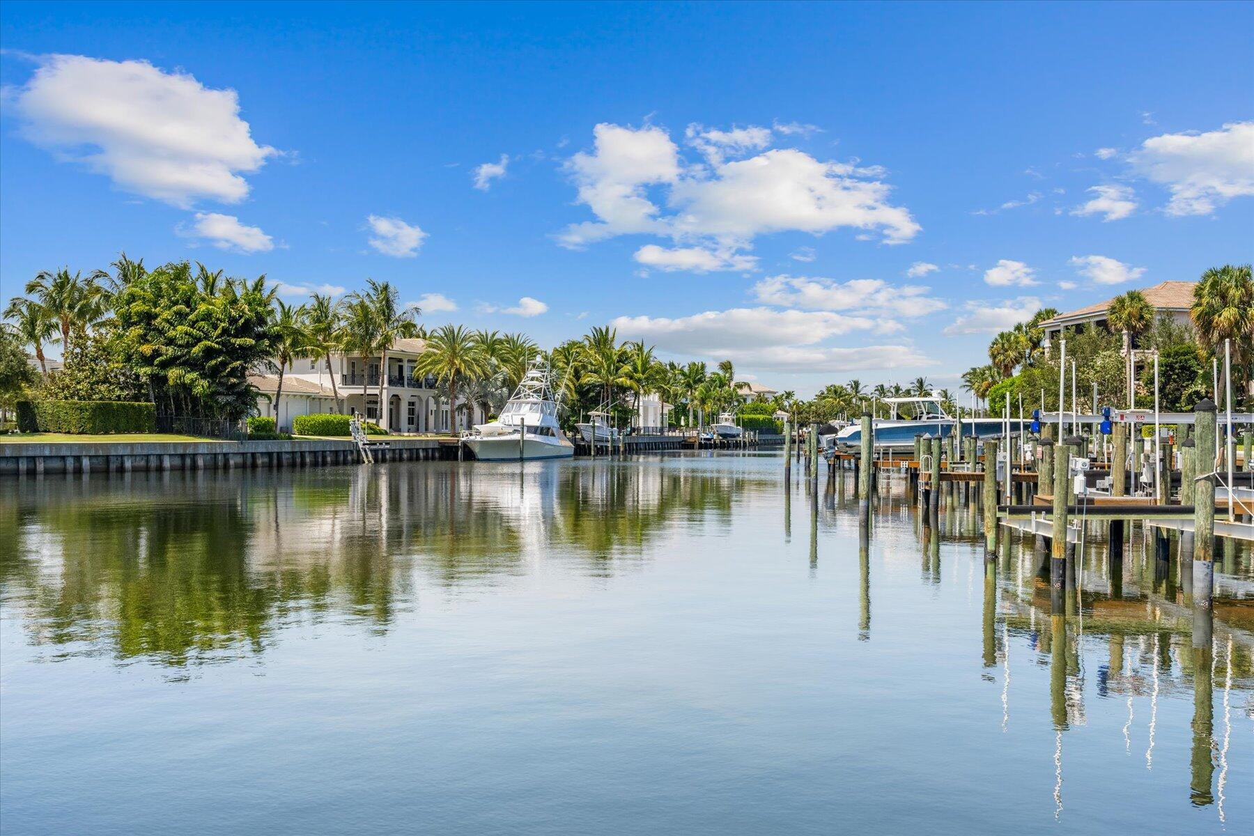 CARRIAGE HOMES AT FRENCHM - Residential