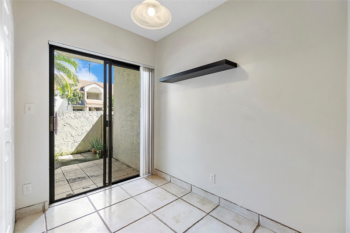 COURTYARD OF CORAL GATE 2 - Residential