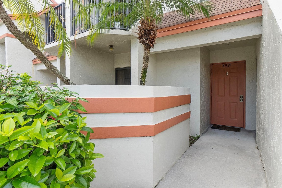 COURTYARD OF CORAL GATE 2 - Residential