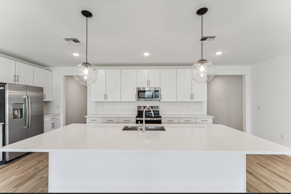 1611 SE Minorca Avenue