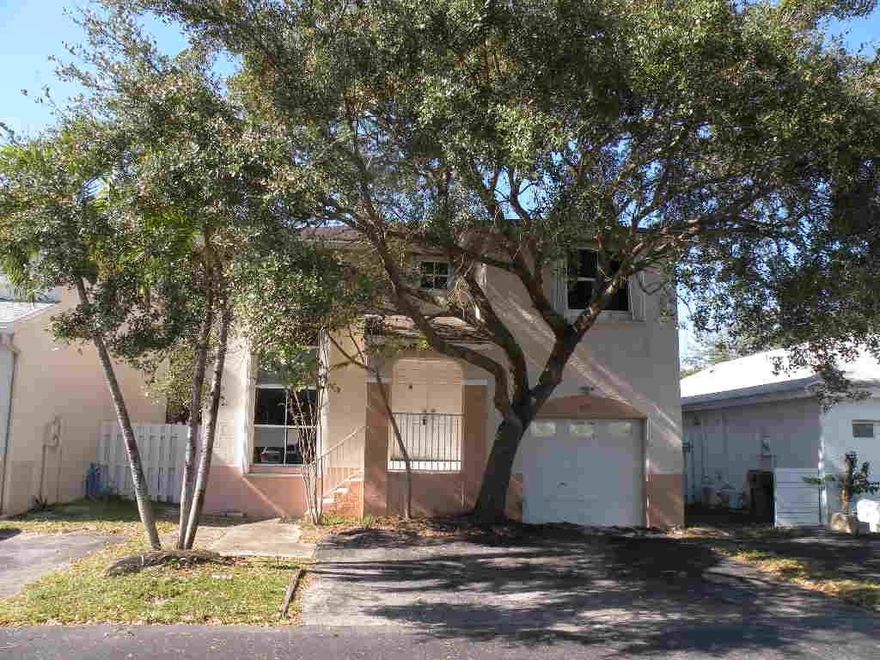 Large detached two story 3-bedroom 2.5 bathroom home with a loft. It is located in a well developed community in Davie. Large fenced back yard which backs to the walkway. Nice community pool.