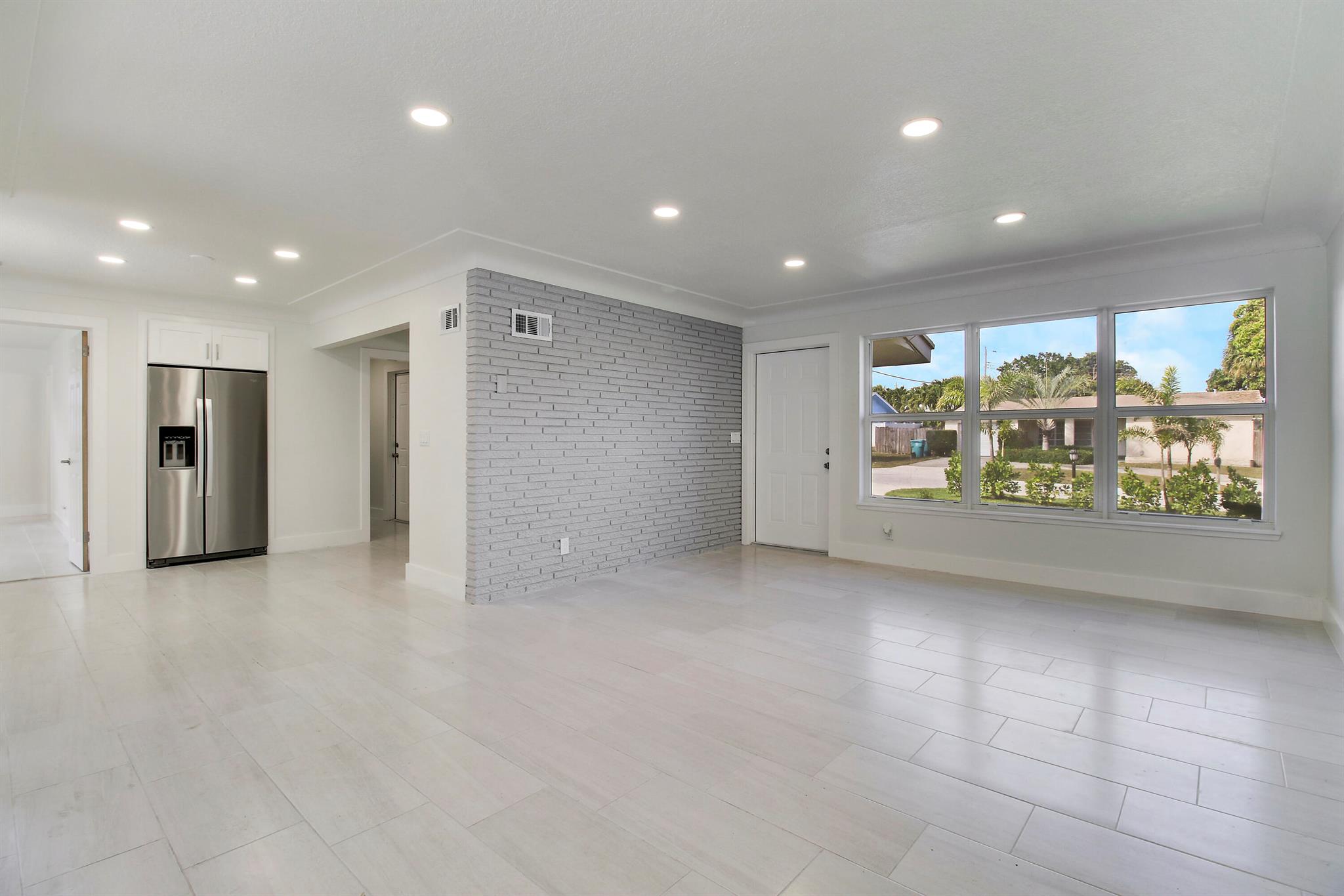 334 SW 14 Th Avenue