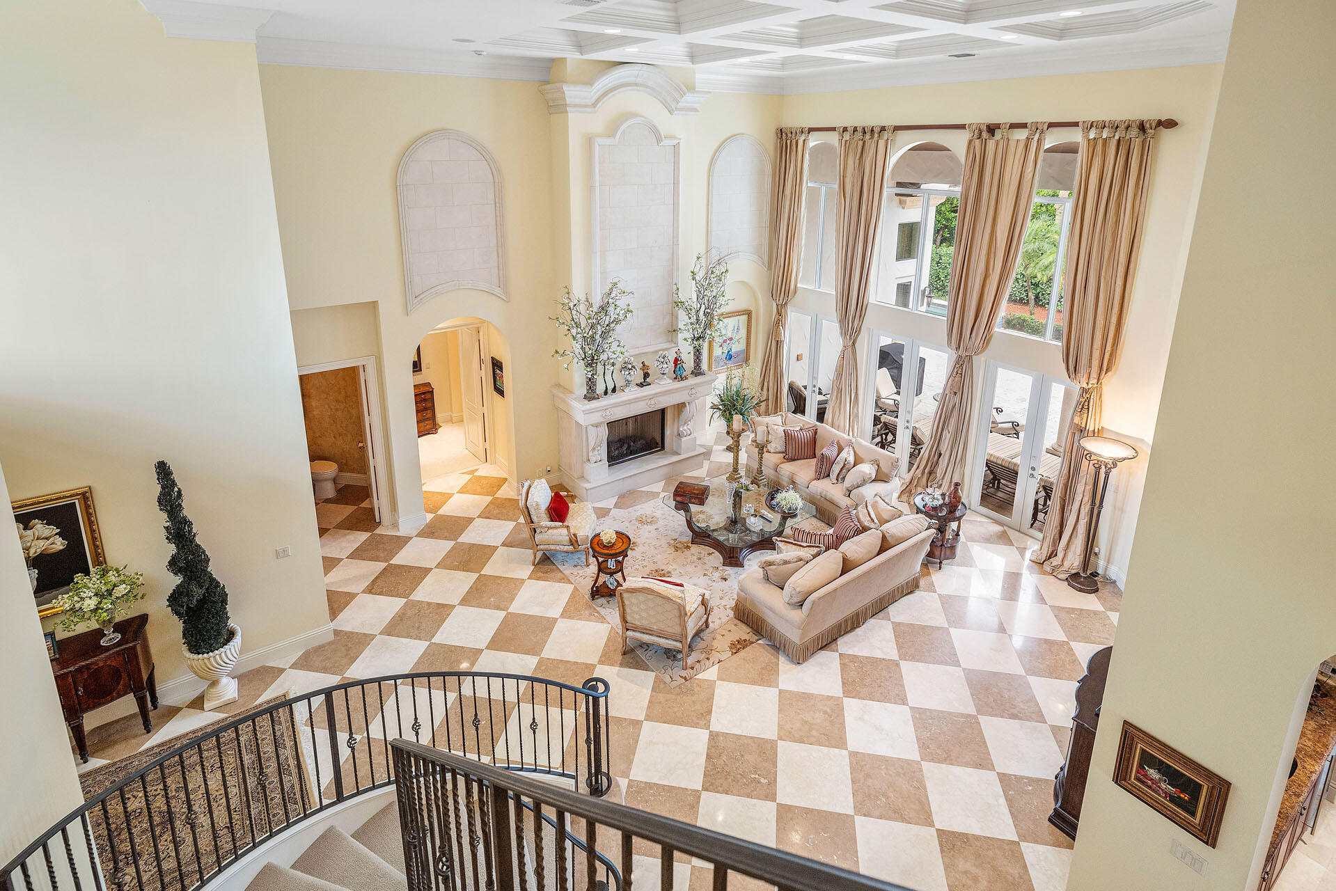 ROYAL PALM YACHT & COUNTRY CLUB - Residential