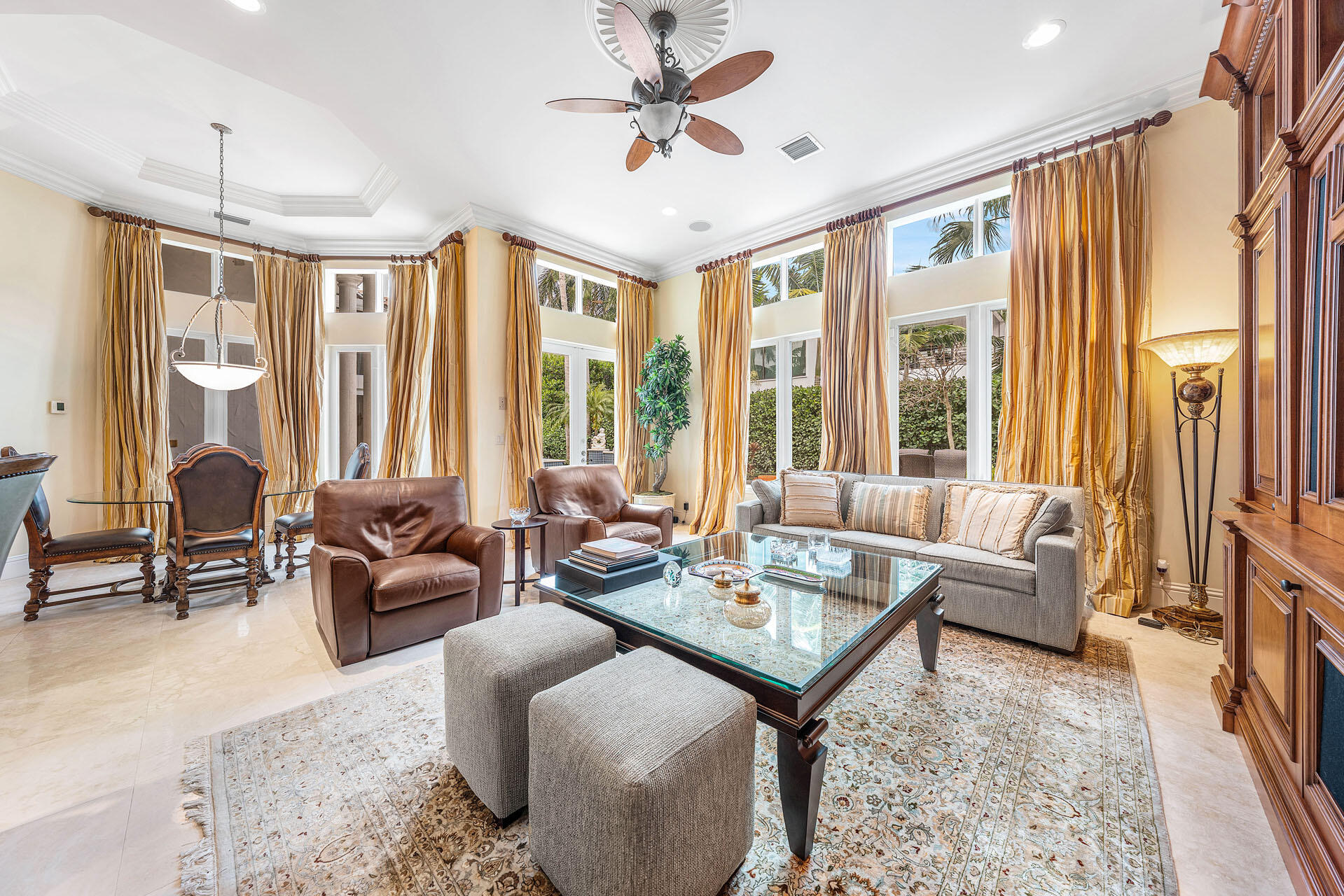 ROYAL PALM YACHT & COUNTRY CLUB - Residential