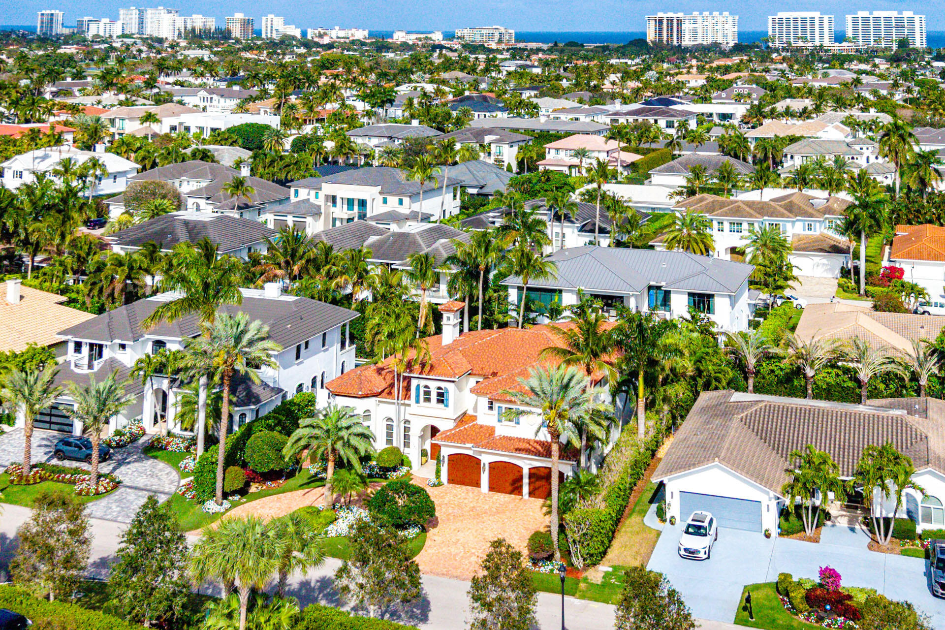 ROYAL PALM YACHT & COUNTRY CLUB - Residential