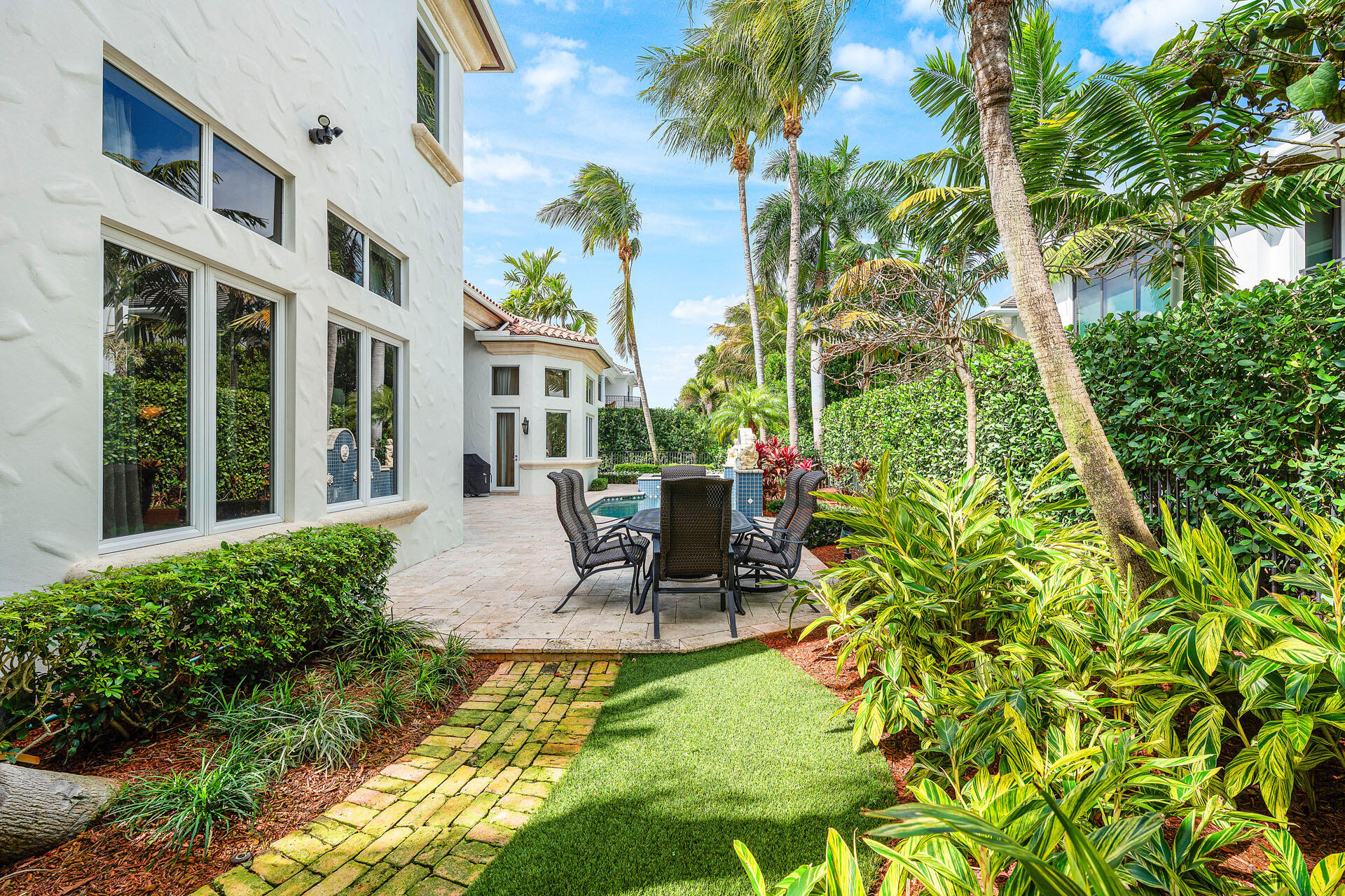 ROYAL PALM YACHT & COUNTRY CLUB - Residential