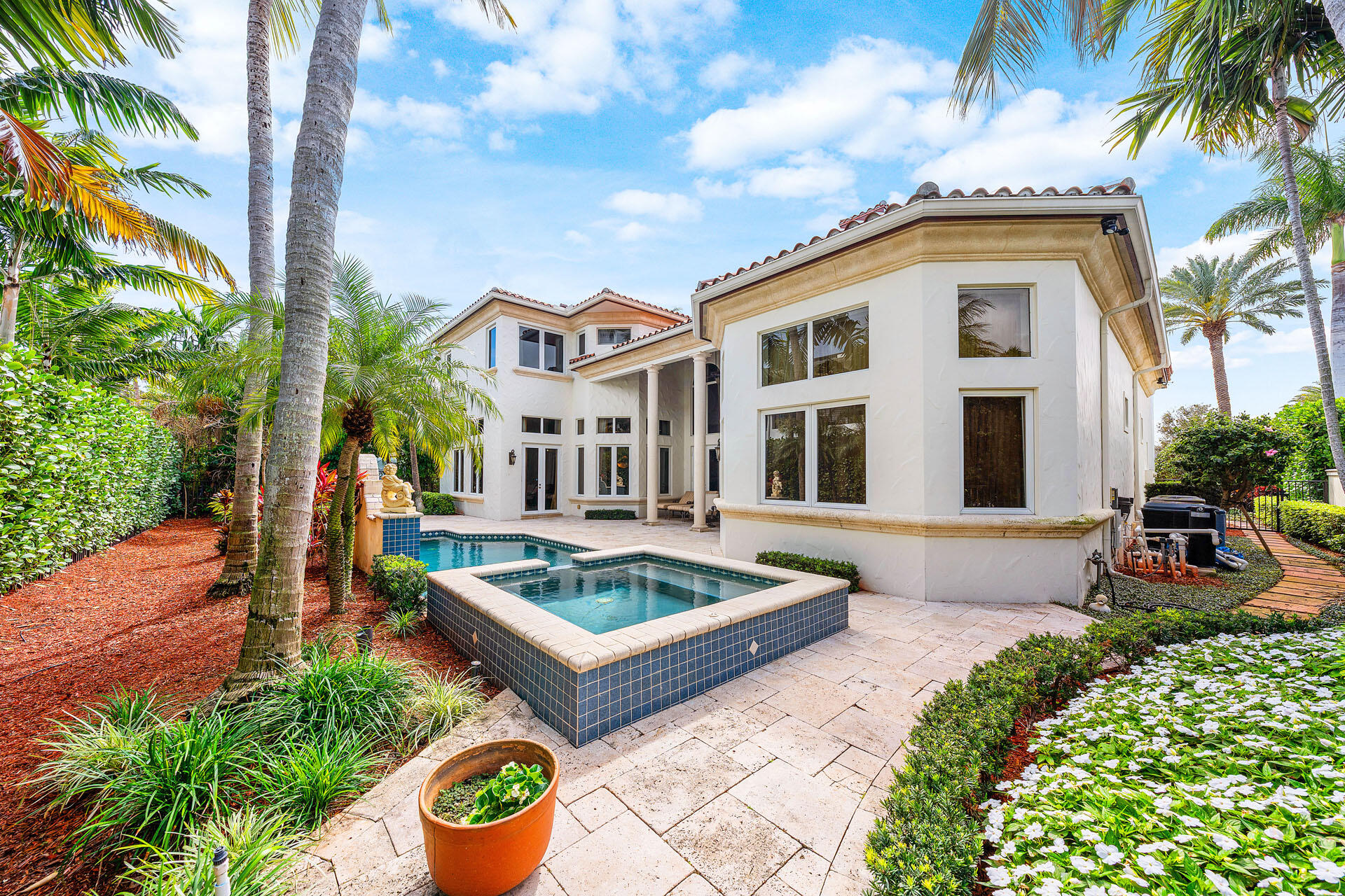 ROYAL PALM YACHT & COUNTRY CLUB - Residential