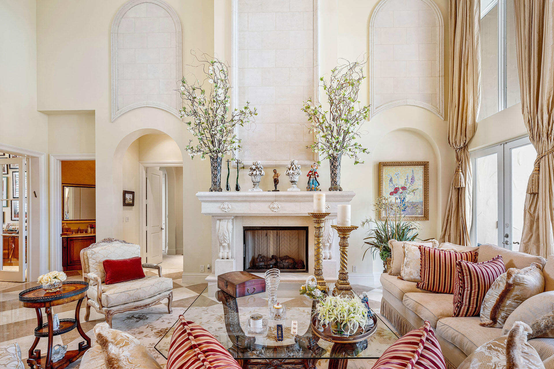 ROYAL PALM YACHT & COUNTRY CLUB - Residential