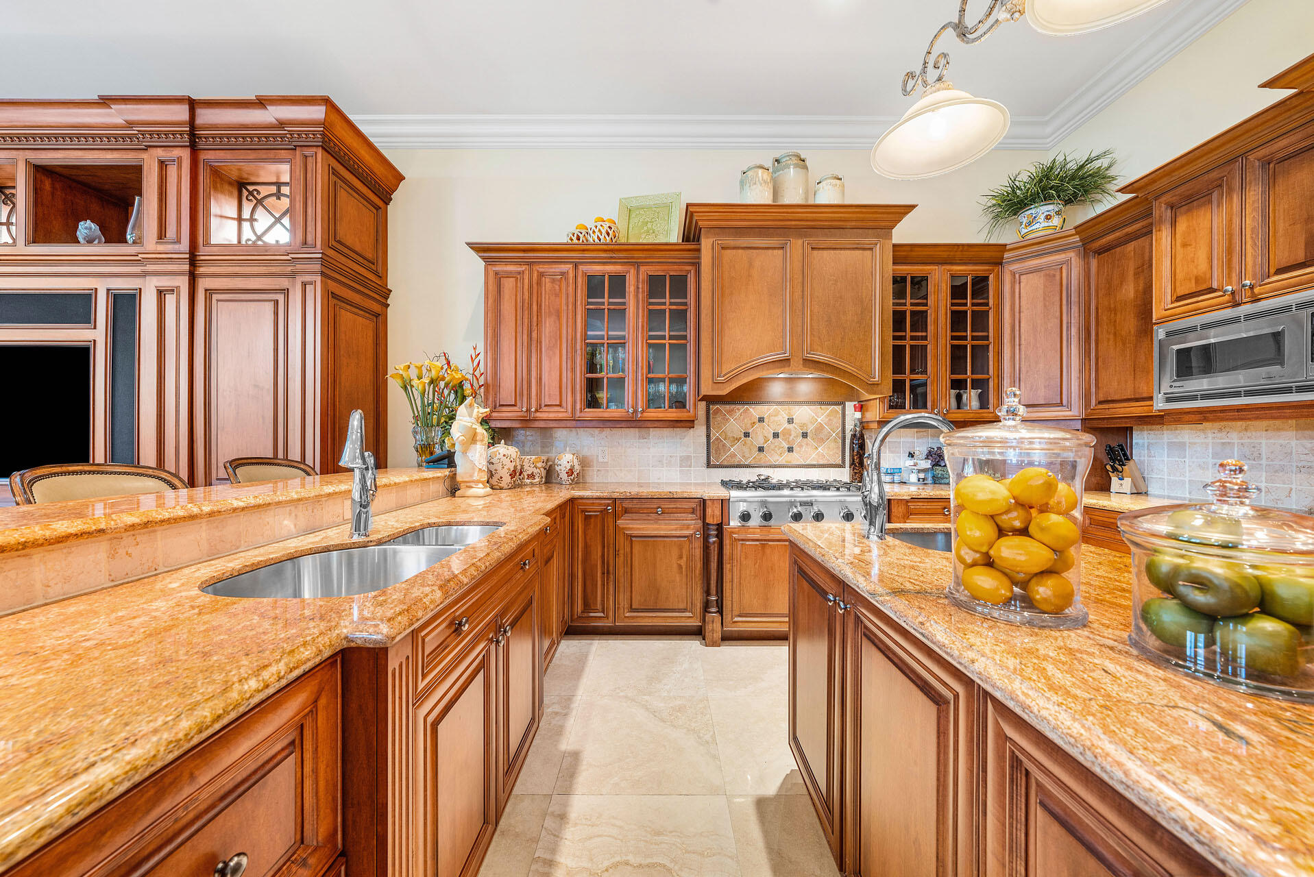 ROYAL PALM YACHT & COUNTRY CLUB - Residential