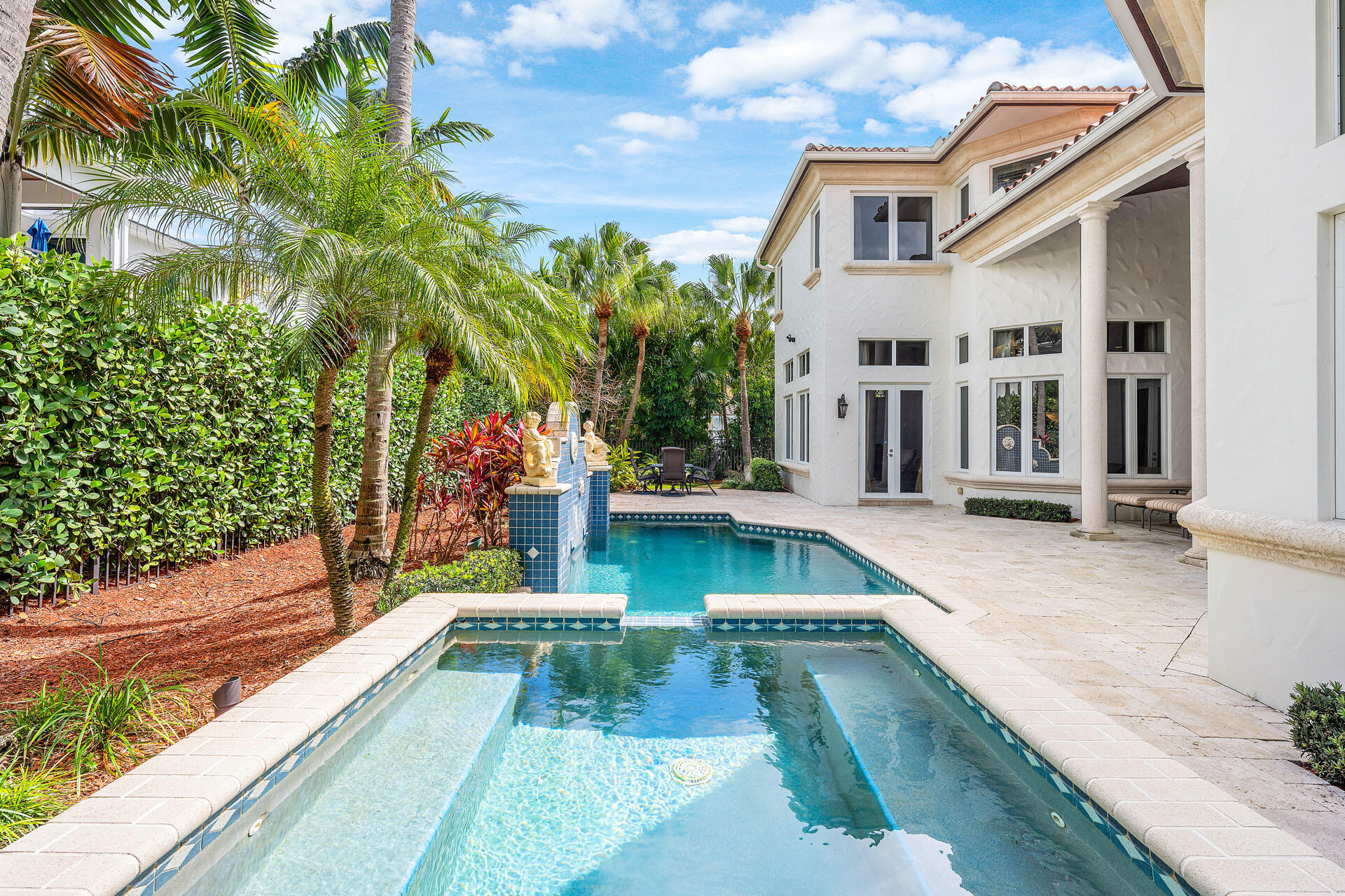 ROYAL PALM YACHT & COUNTRY CLUB - Residential