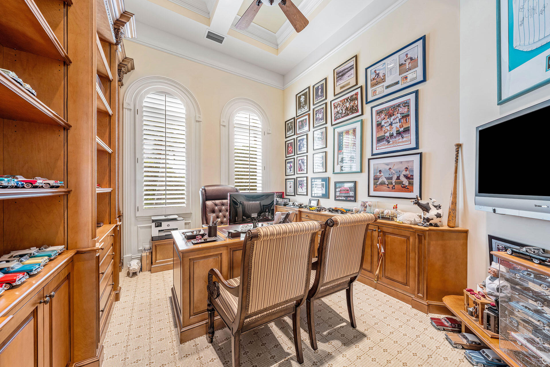 ROYAL PALM YACHT & COUNTRY CLUB - Residential