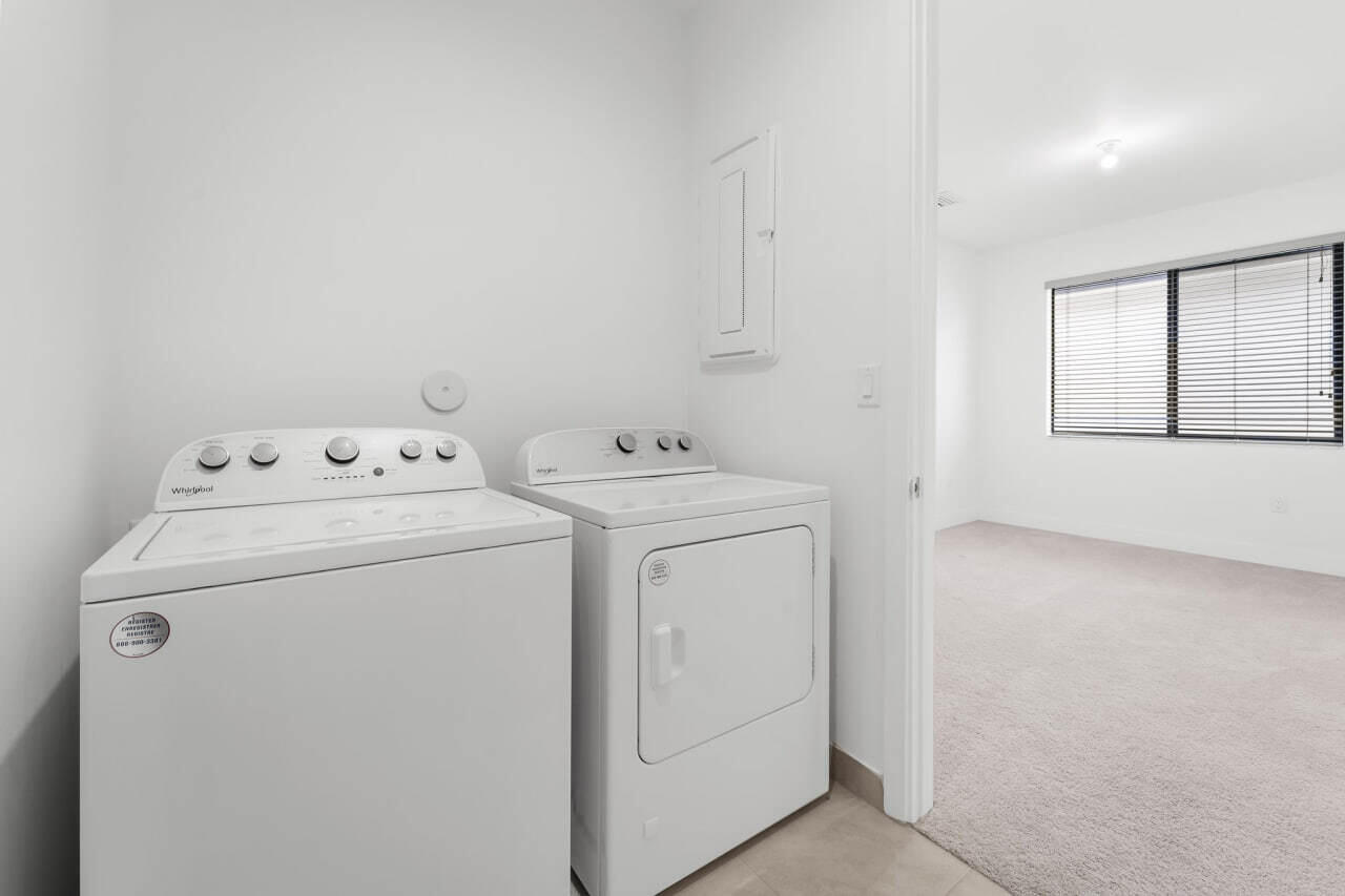 DOWNTOWN DORAL SOUTH PHASE ONE - Residential Lease