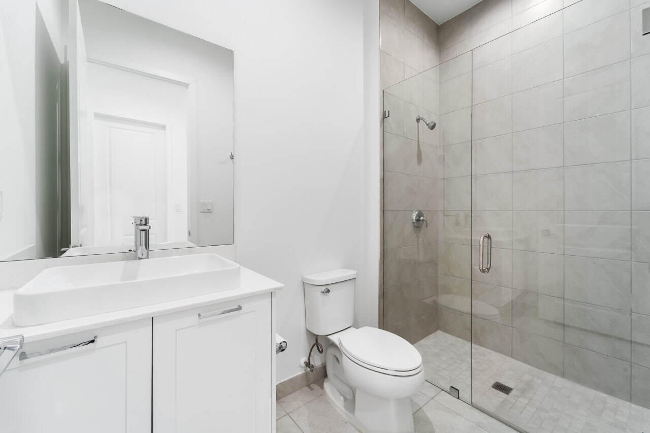 DOWNTOWN DORAL SOUTH PHASE ONE - Residential Lease