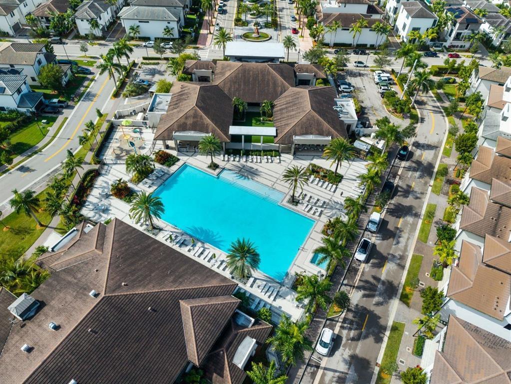 DOWNTOWN DORAL SOUTH PHASE ONE - Residential Lease