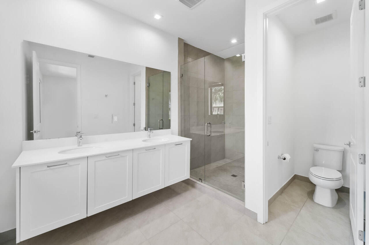 DOWNTOWN DORAL SOUTH PHASE ONE - Residential Lease