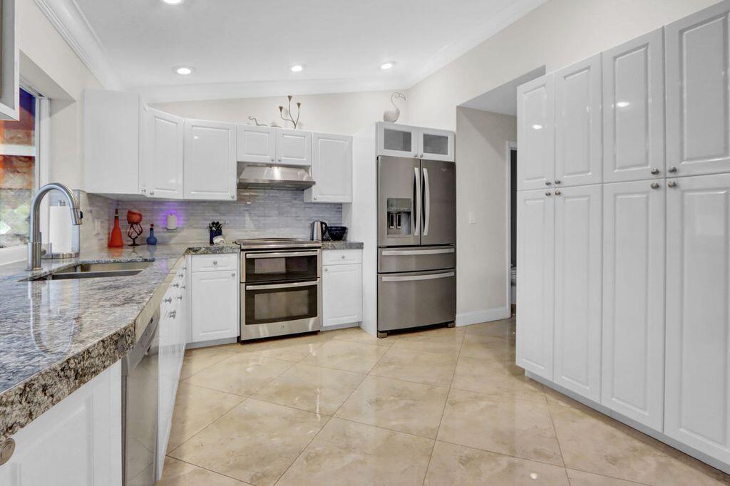 Colonnade - Residential Lease