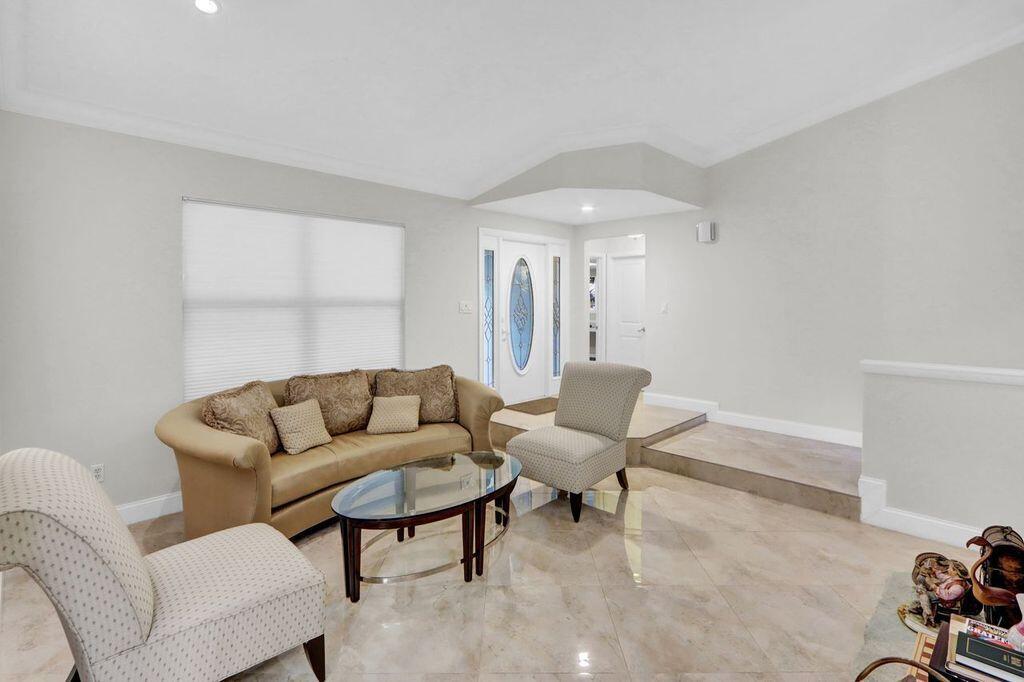 Colonnade - Residential Lease