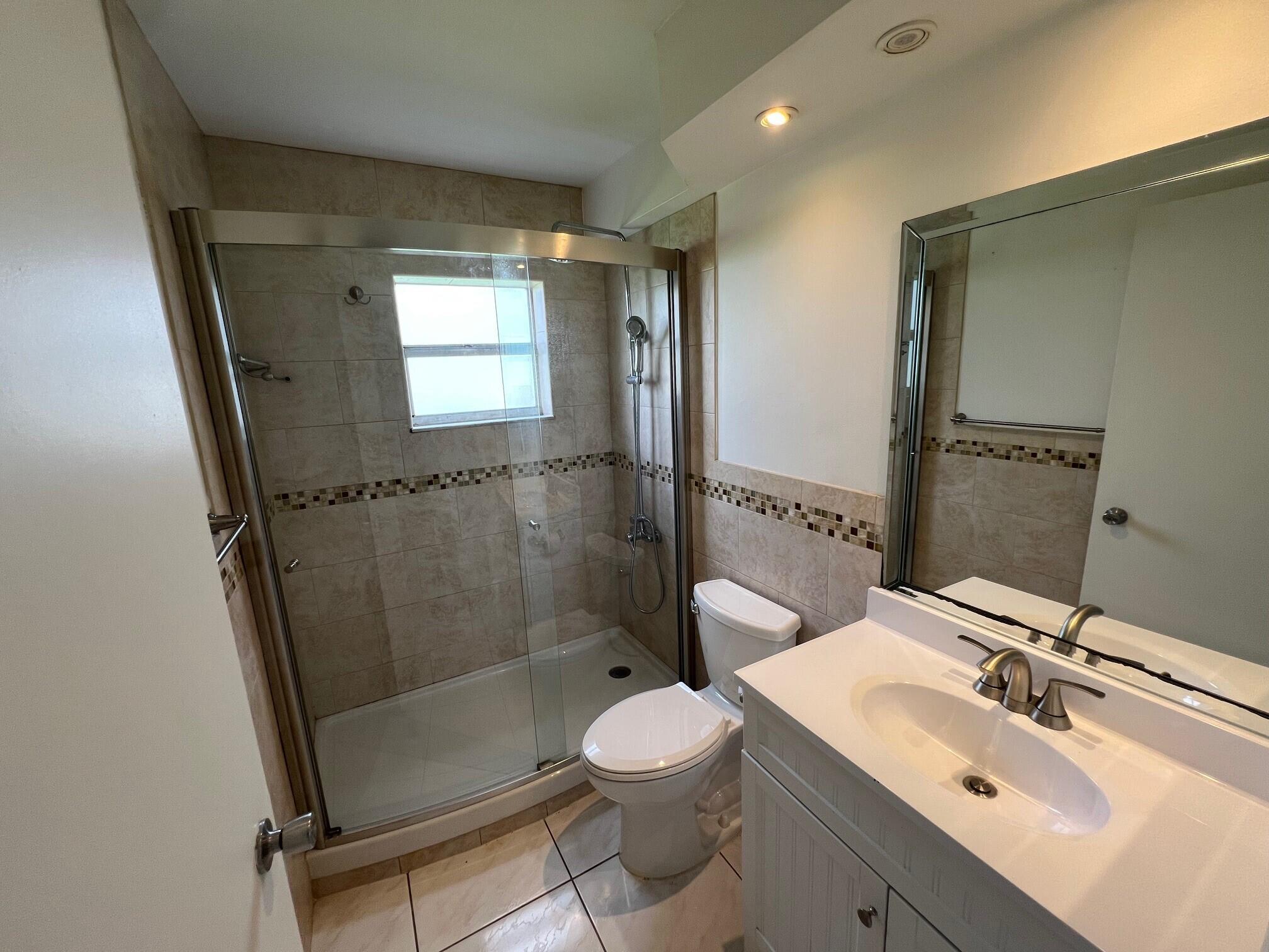 KINGS POINT BURGUNDY COND - Residential