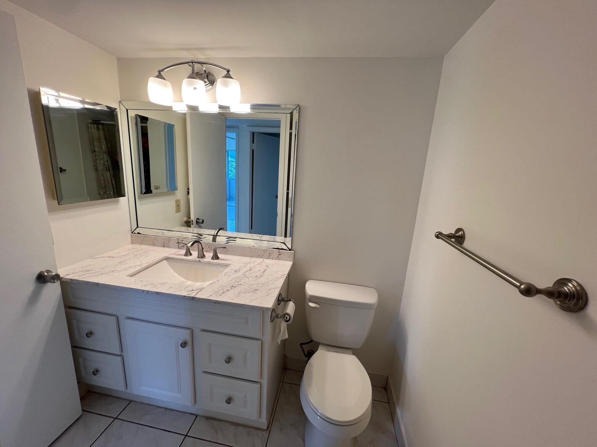 KINGS POINT BURGUNDY COND - Residential