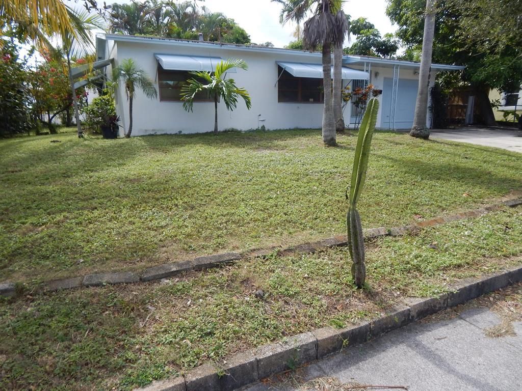 Photo of 802 Lytle Street, West Palm Beach, FL 33405 (MLS # R10756065)