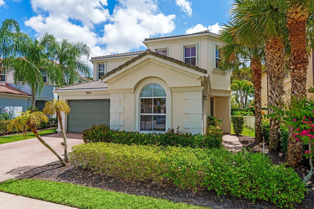 Photo of 9723 Phipps Lane, Wellington, FL 33414 (MLS # B26010360)