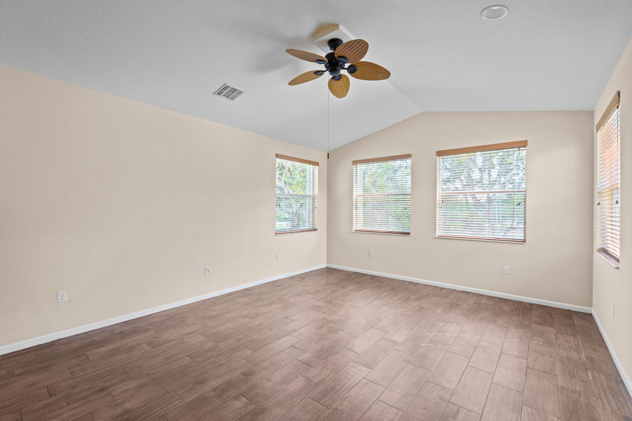 OLYMPIA PL 2 - Residential