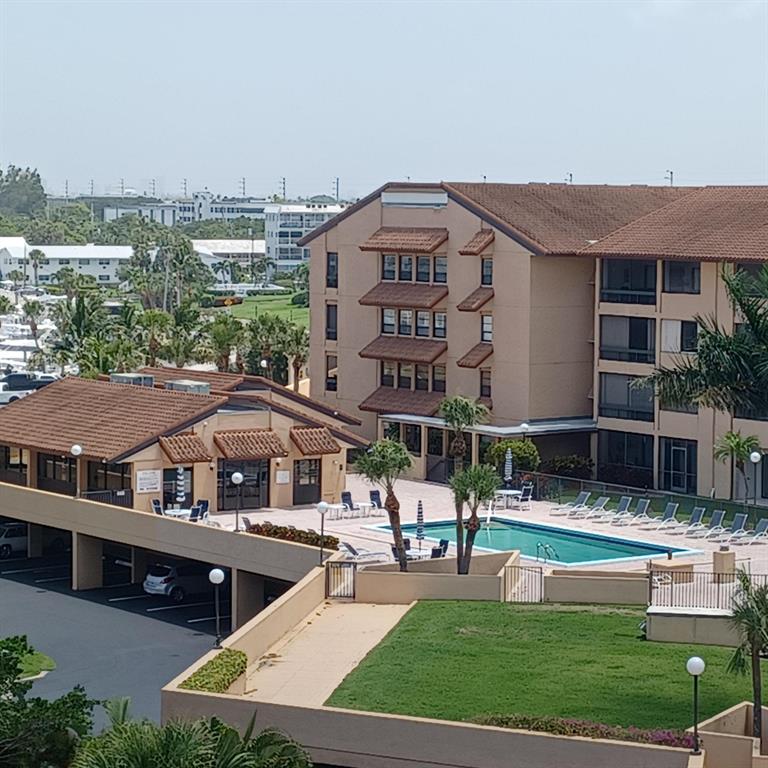 MARINA BAY CONDO - Residential