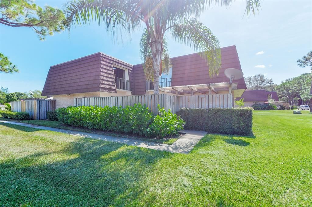 Photo of 502 5th Lane, Palm Beach Gardens, FL 33418 (MLS # R10724150)