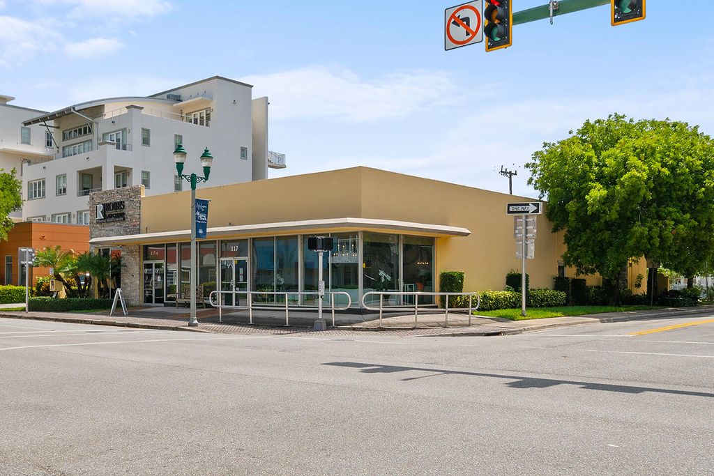 Photo of 117 NE 5th Avenue #B, Delray Beach, FL 33483 (MLS # R11151523)