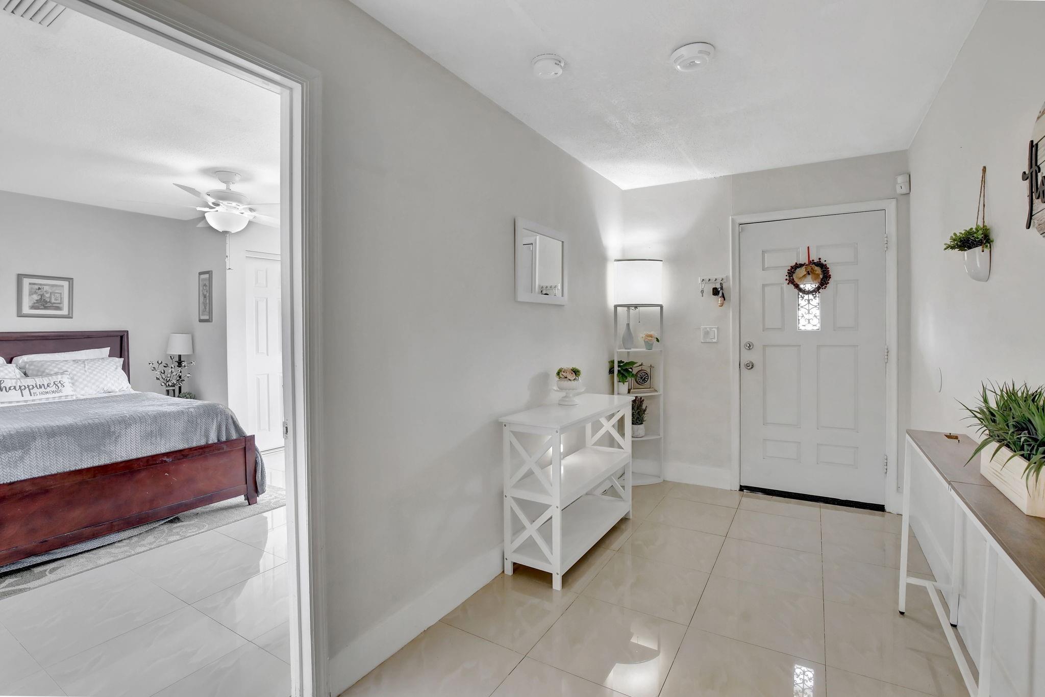 8400 NW 25th St