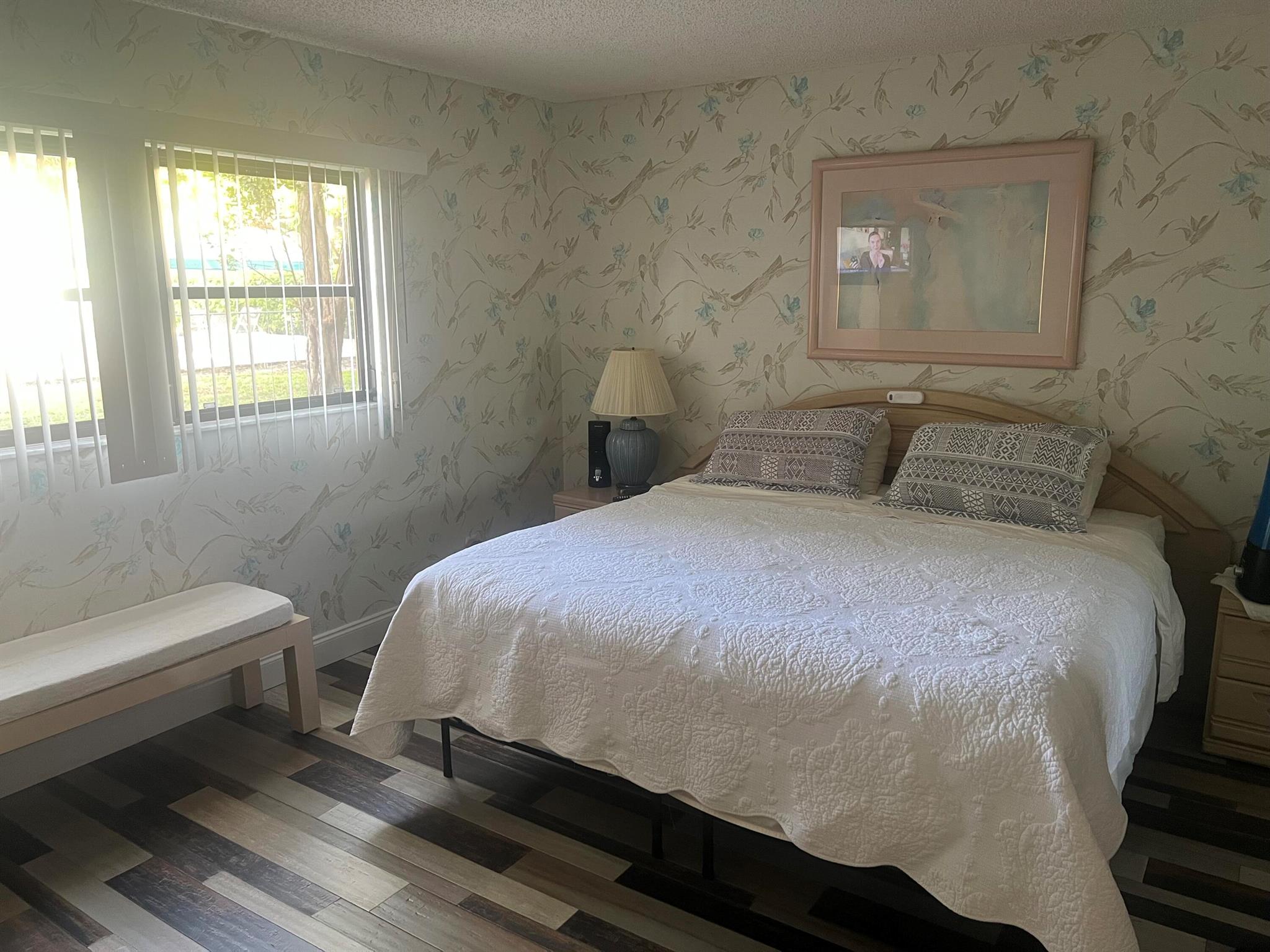 CYPRESS BEND CONDOMINIUM - Residential