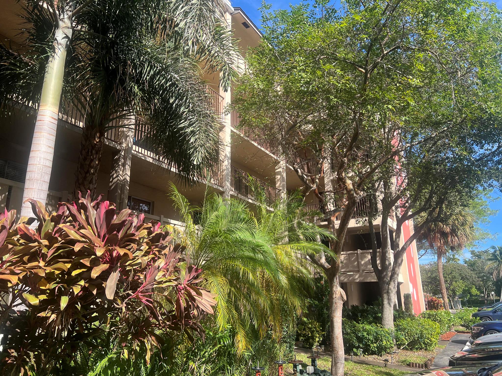 CYPRESS BEND CONDOMINIUM - Residential