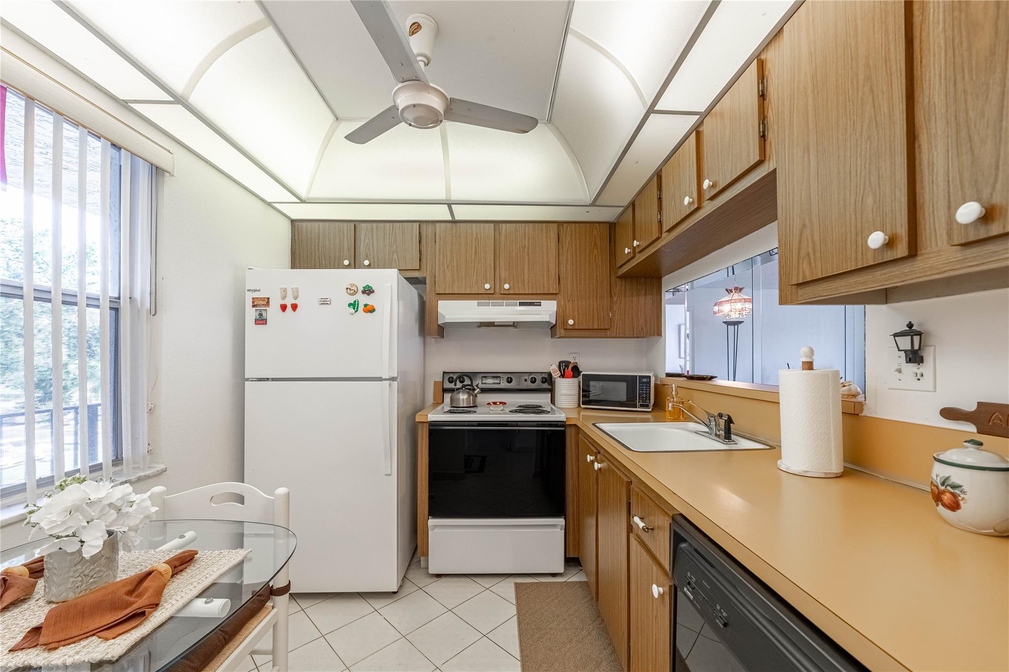 LIME BAY - Residential