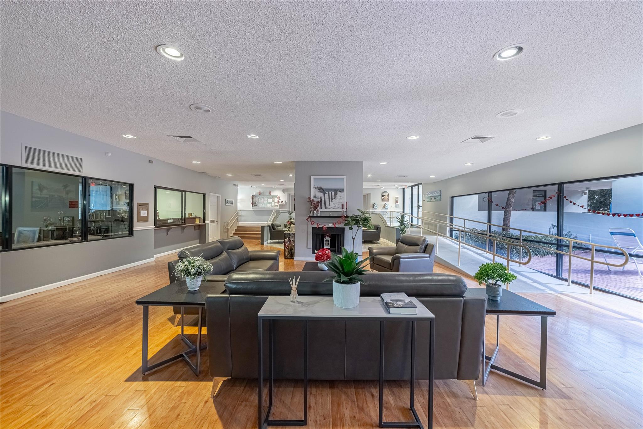 LIME BAY - Residential