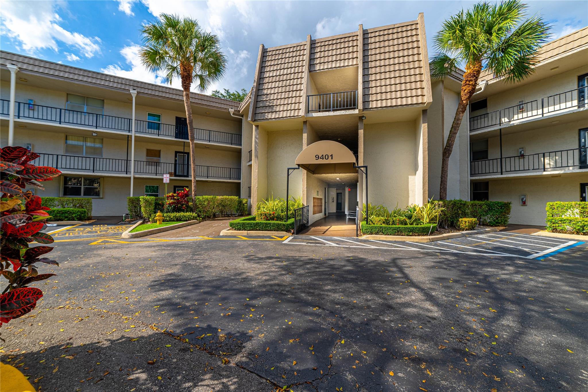 9401 Lime Bay Blvd 302