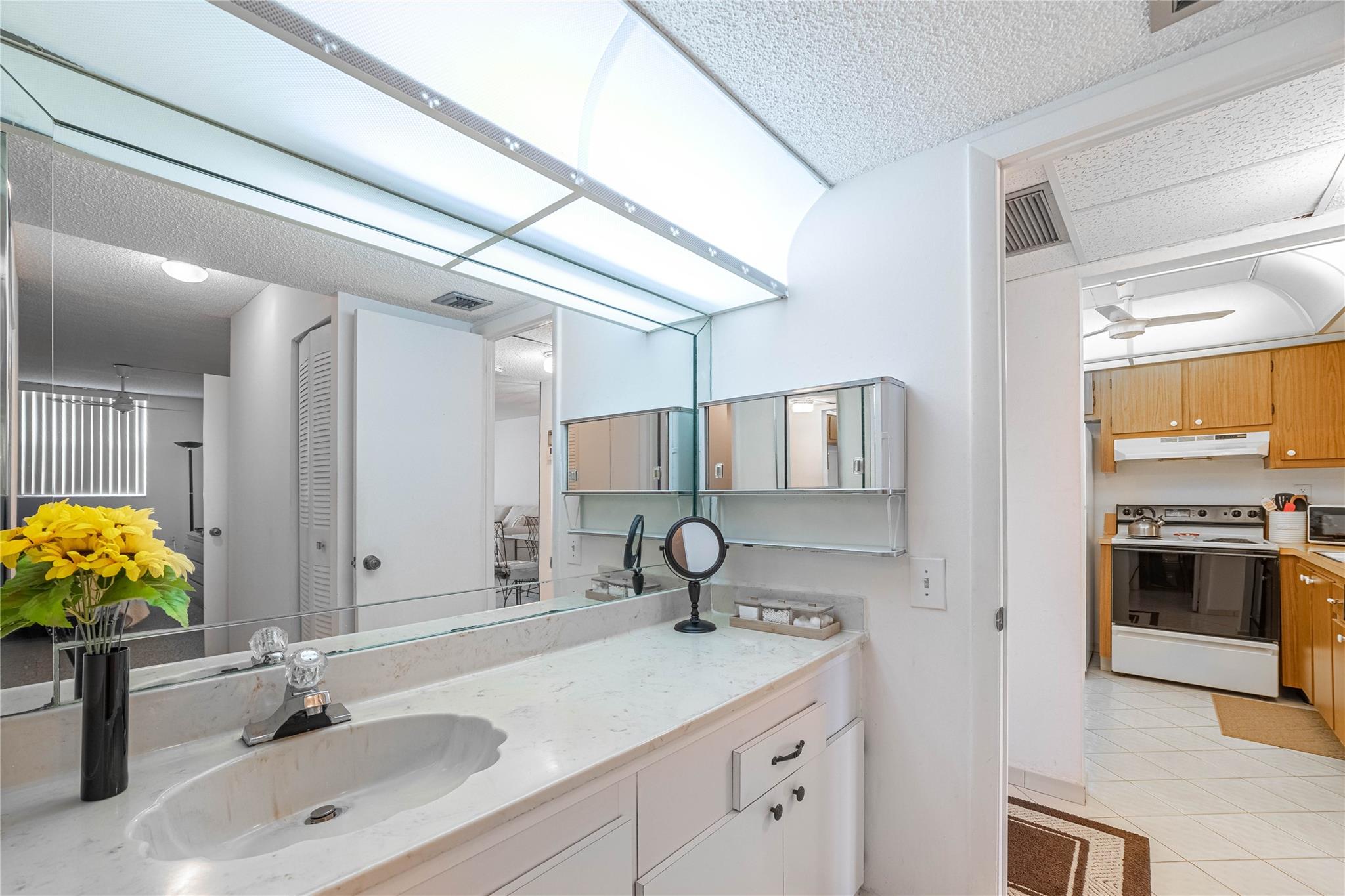 LIME BAY - Residential