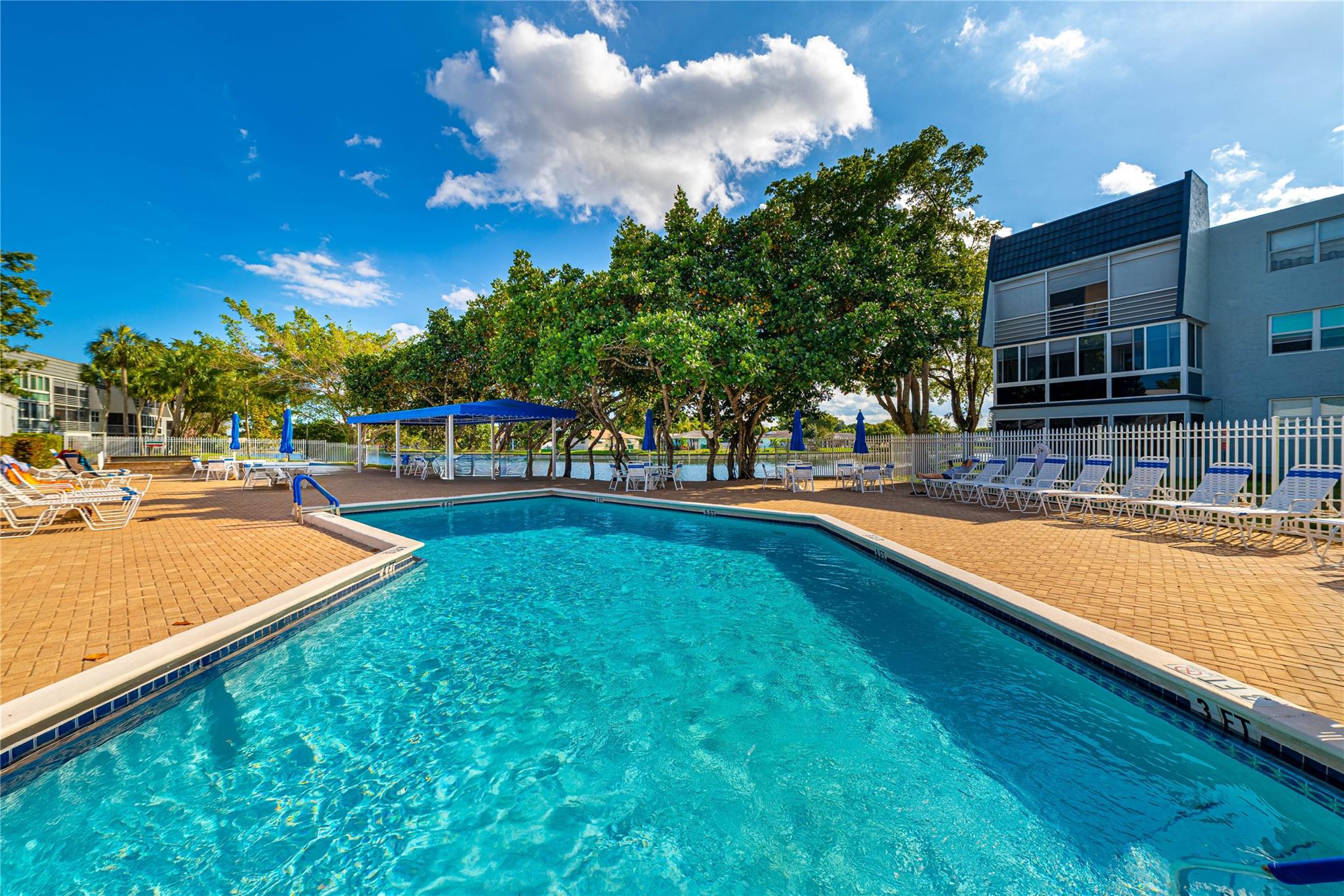 LIME BAY - Residential
