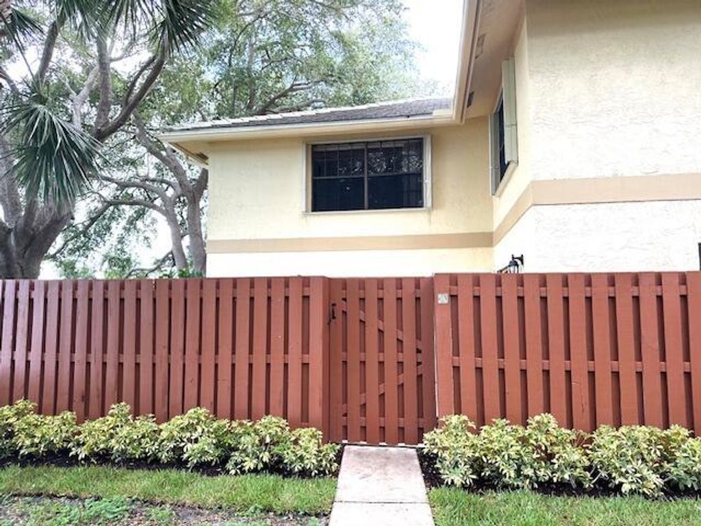 Photo of 2938 SW 22nd Circle #10a, Delray Beach, FL 33445 (MLS # R11113364)