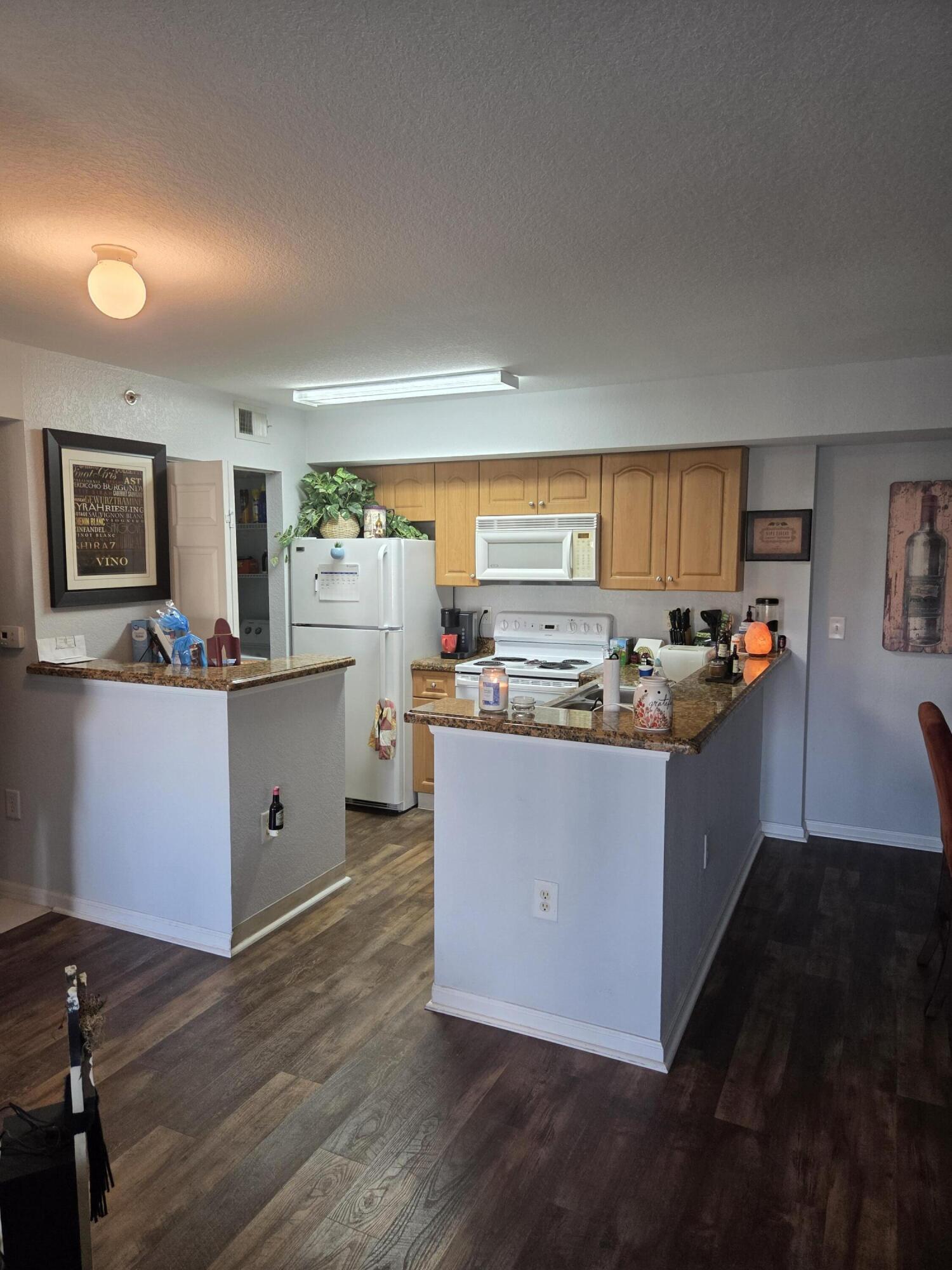 THE CLUB AT ST LUCIE WEST, A CONDOMINIUM - Residential