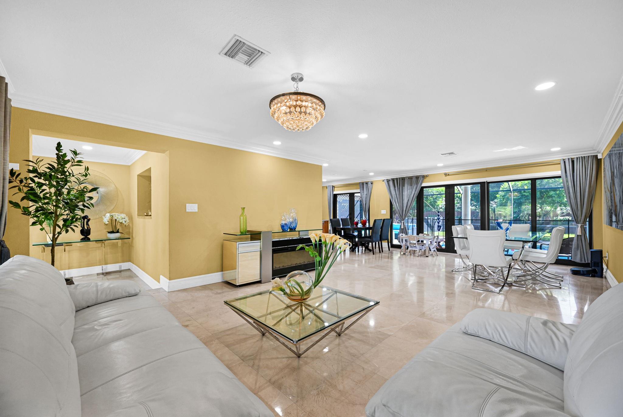 PLANTATION GARDENS 1ST SE - Residential Lease