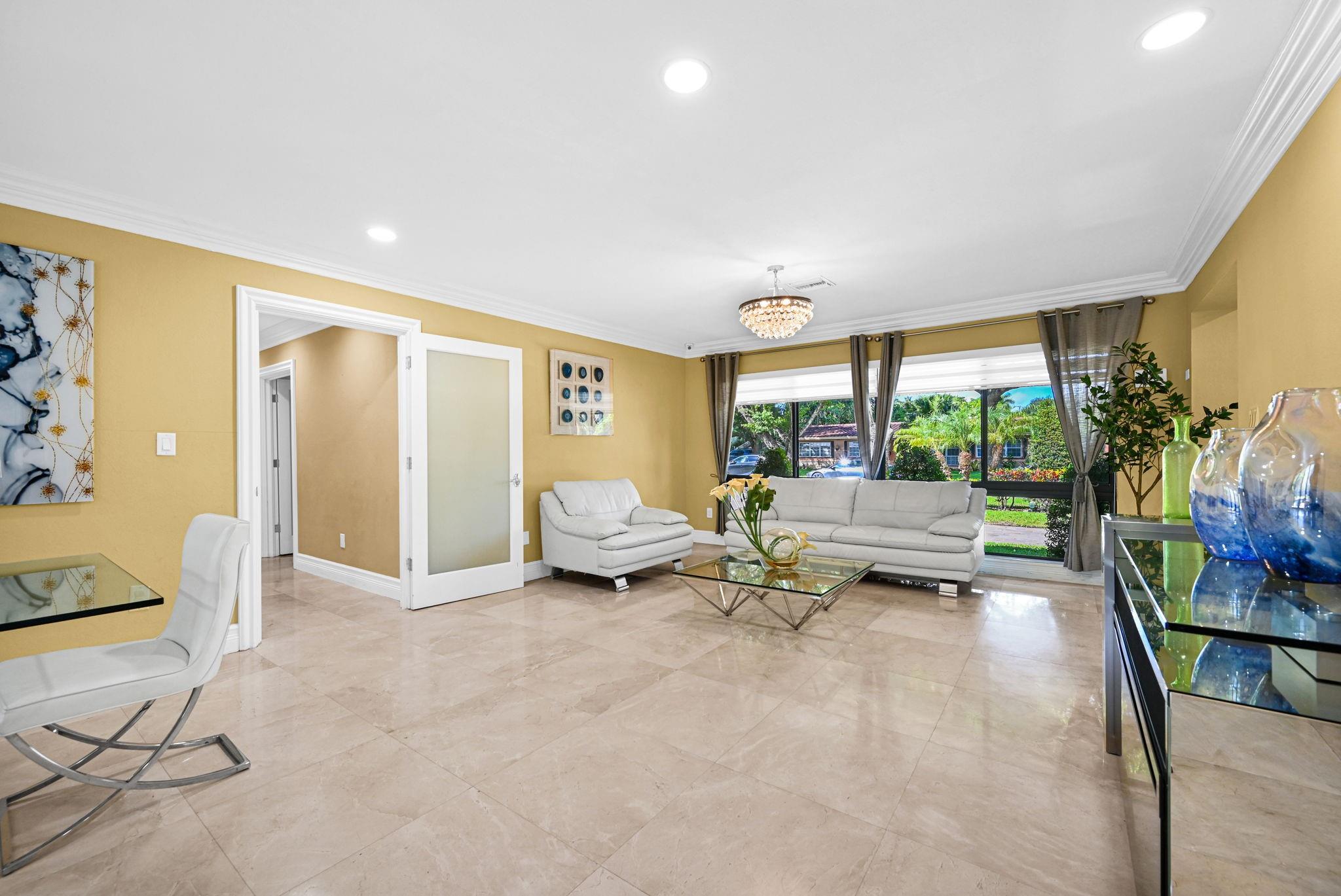 PLANTATION GARDENS 1ST SE - Residential Lease