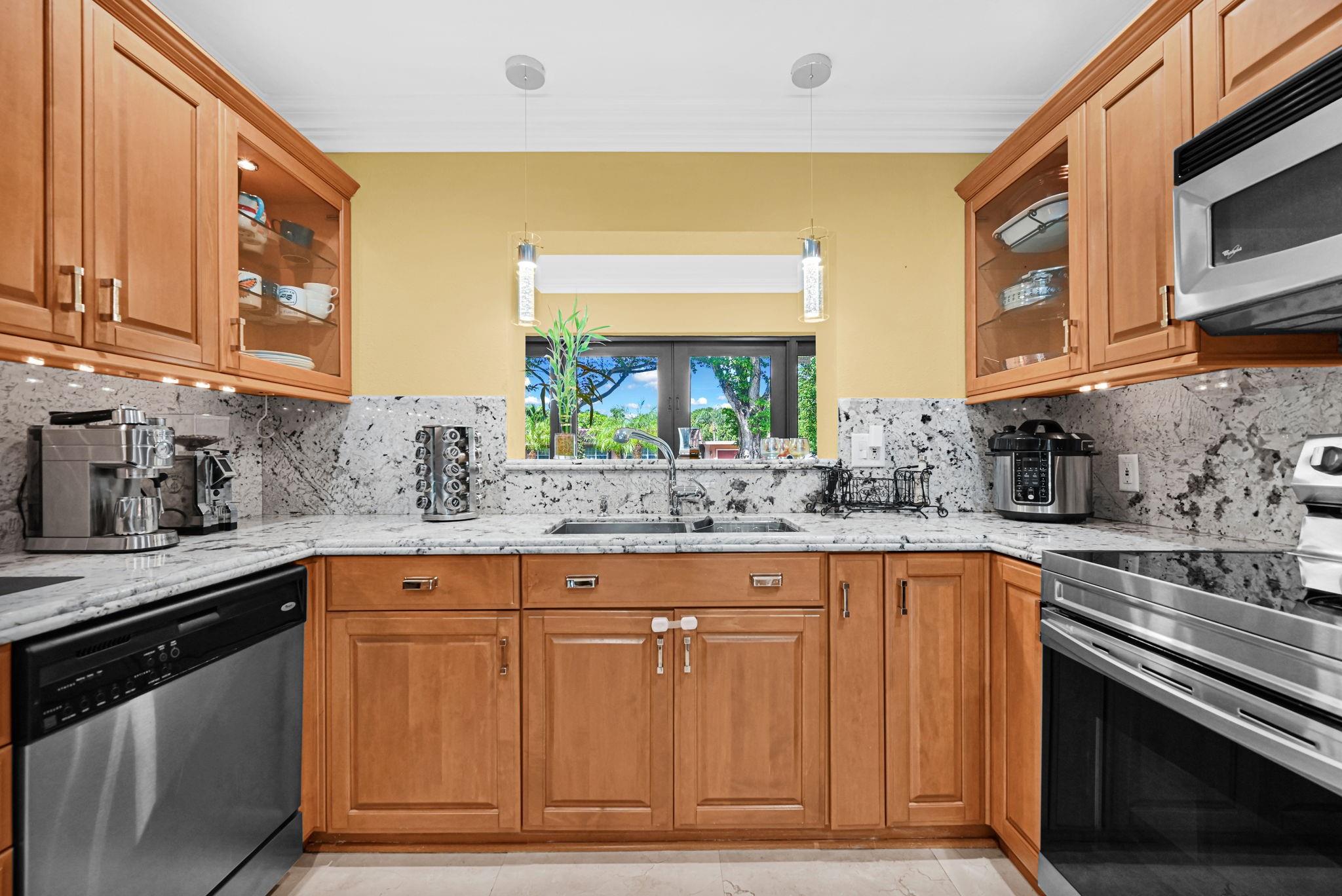 PLANTATION GARDENS 1ST SE - Residential Lease