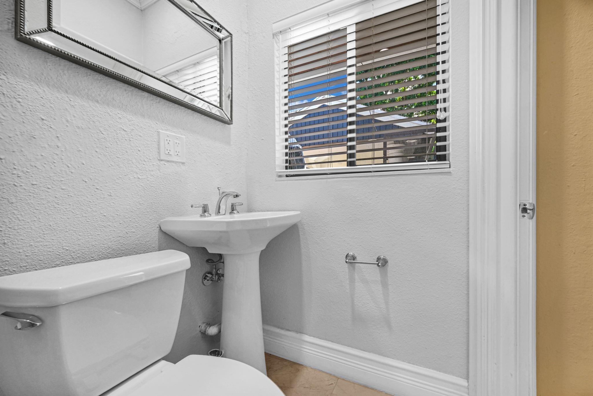 PLANTATION GARDENS 1ST SE - Residential Lease