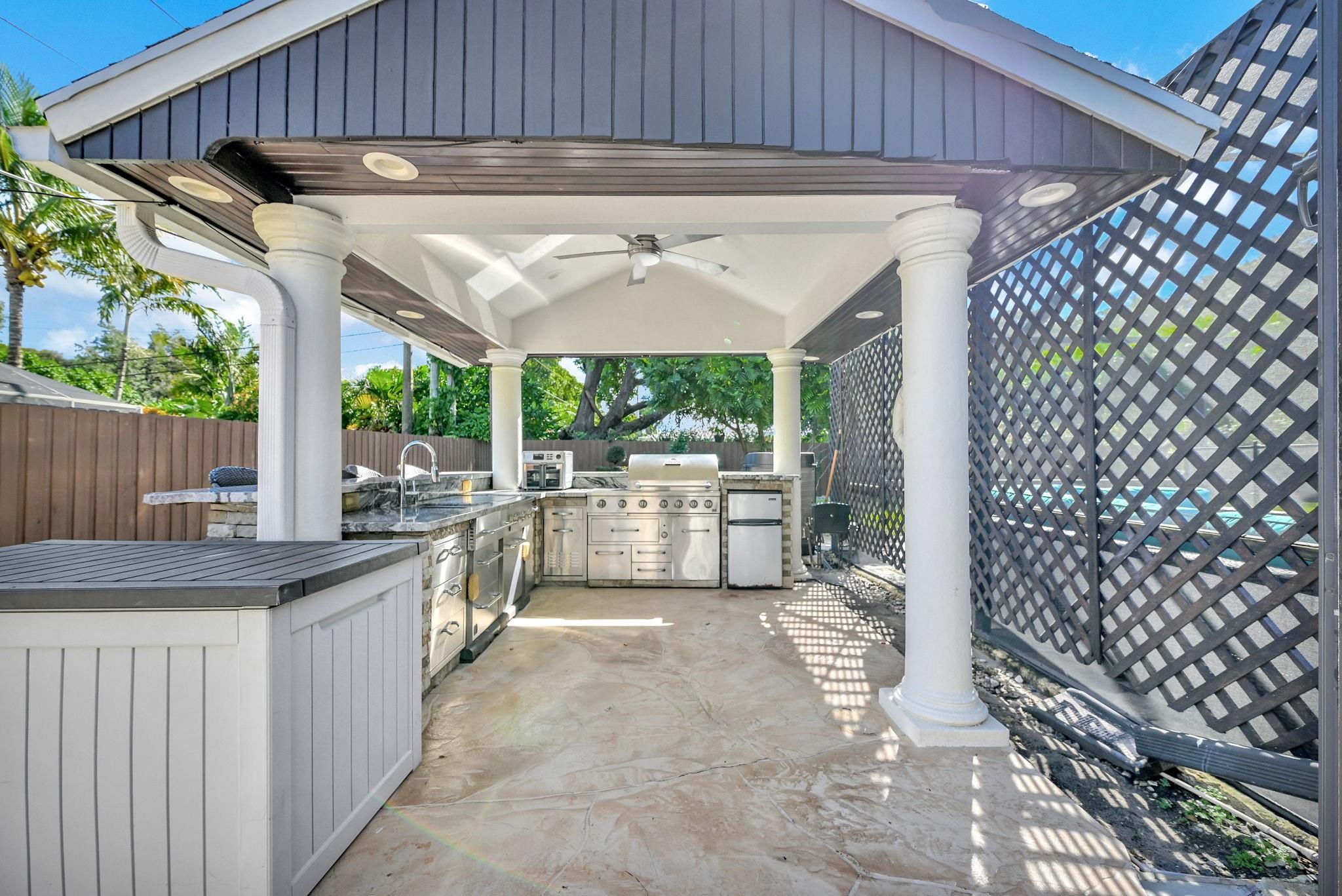 PLANTATION GARDENS 1ST SE - Residential Lease