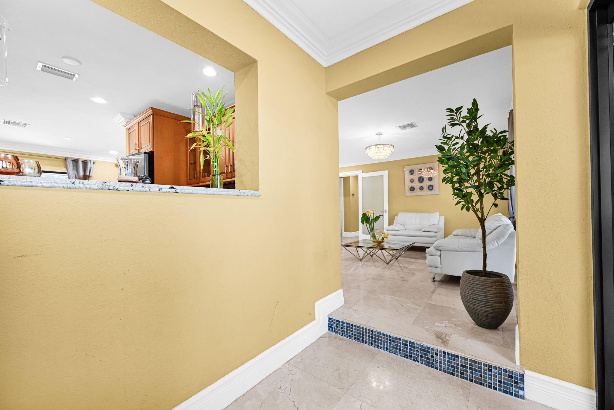 PLANTATION GARDENS 1ST SE - Residential Lease